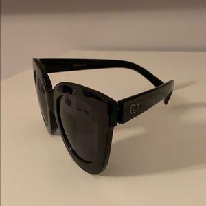 QUAY BLACK SUNGLASSES